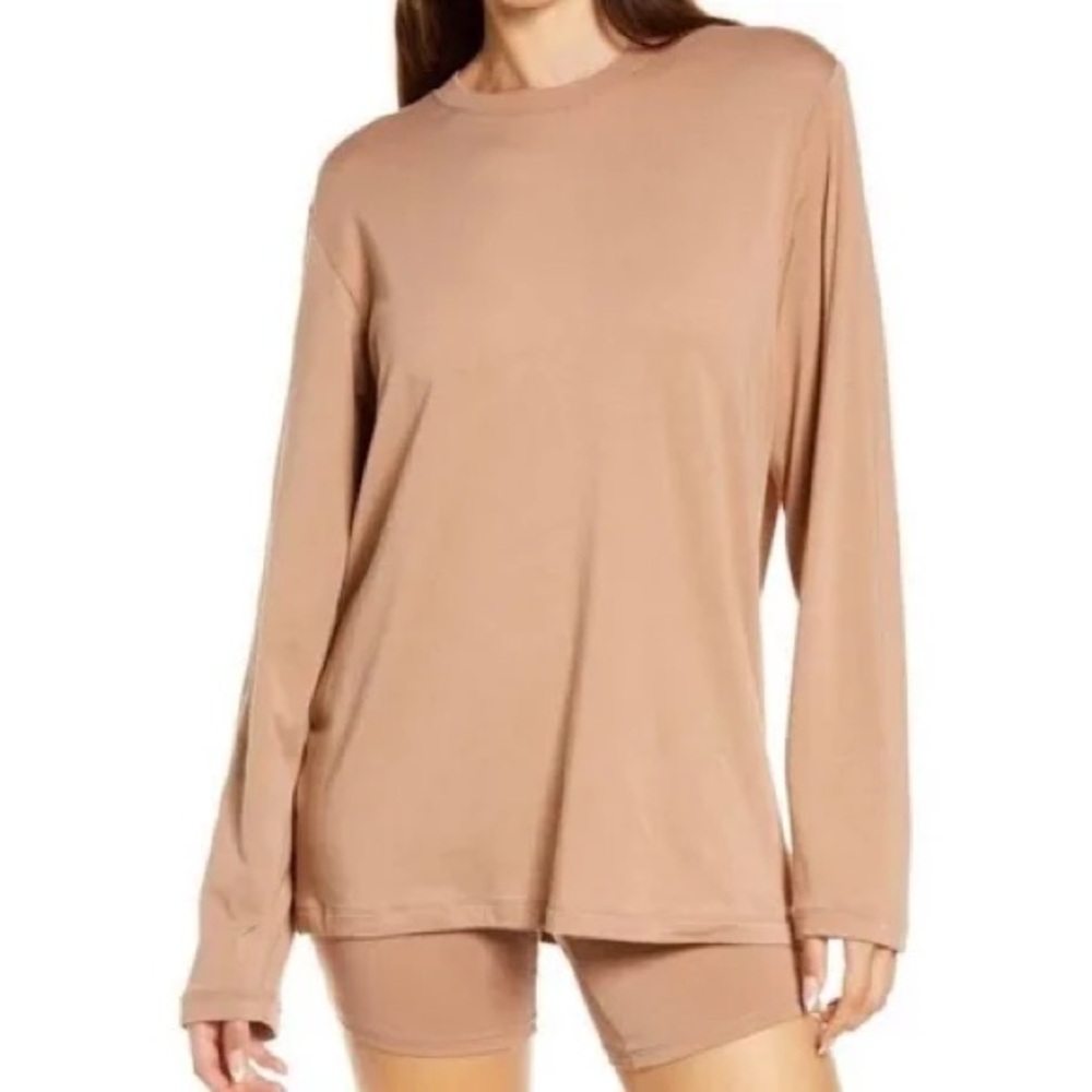 SKIMS long sleeve boyfriend tee shirt in nude tan Clay medium NWOT